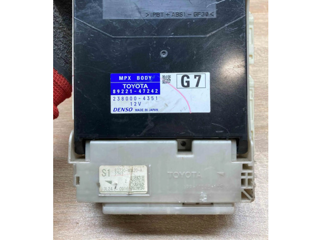 Блок предохранителей  8922147242, 8273047420A   Toyota Corolla Verso AR10    