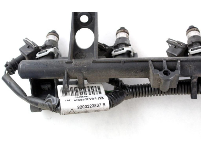 Форсунка 8200367230 Dacia Sandero