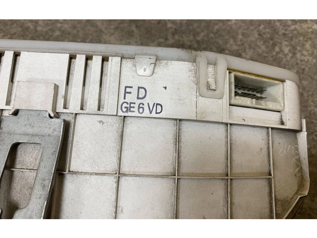 Панель приборов GE6VD Mazda 626