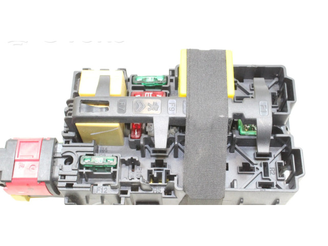 Блок предохранителей 9806192580 Peugeot 2008 I