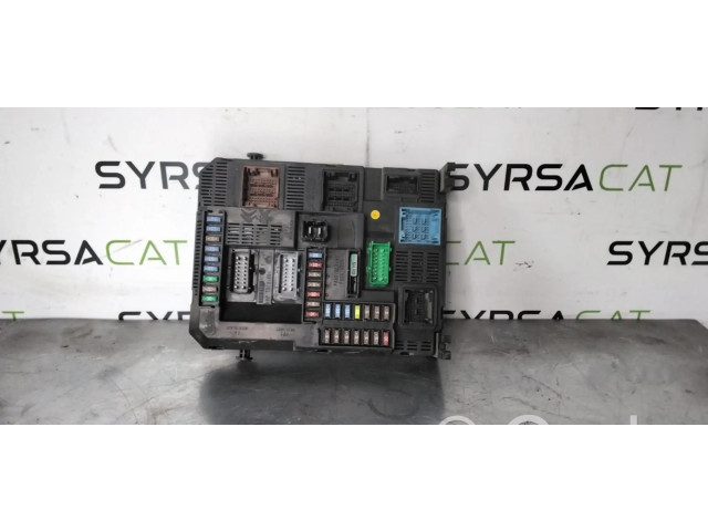 Блок предохранителей Peugeot 2008 I