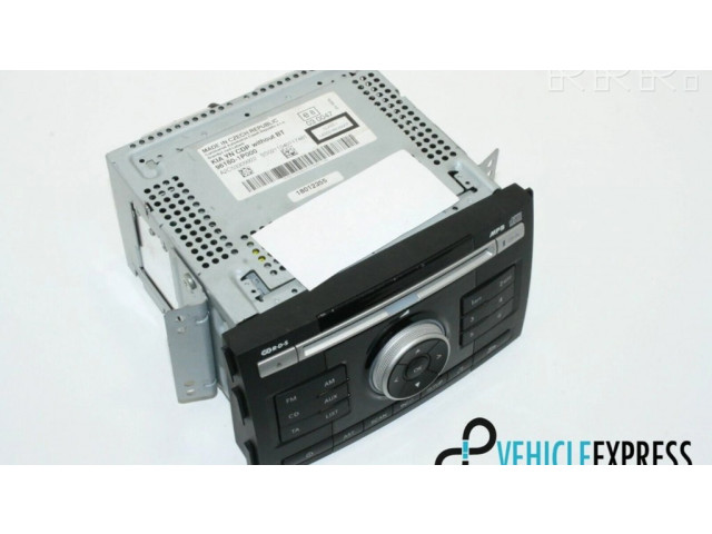 Радио/ проигрыватель CD/DVD / навигация