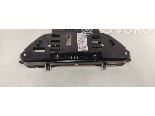 Přístrojová deska  Audi A6 S6 C6 4F 2006 4F0920982T, 4F0910930G  