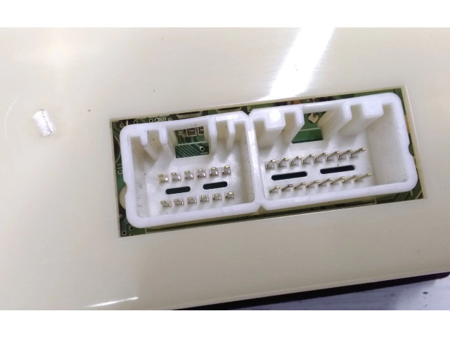 Блок управления климат-контролем Mazda Premacy