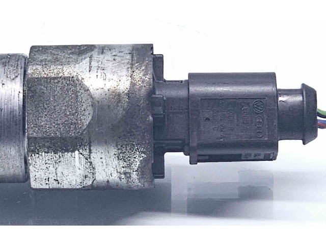 Топливная рампа 03L130089B Skoda Octavia Mk2 (1Z)