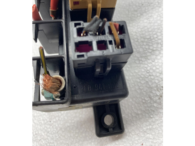 Блок предохранителей 8L0941822, 8L0941822 Volkswagen Golf IV