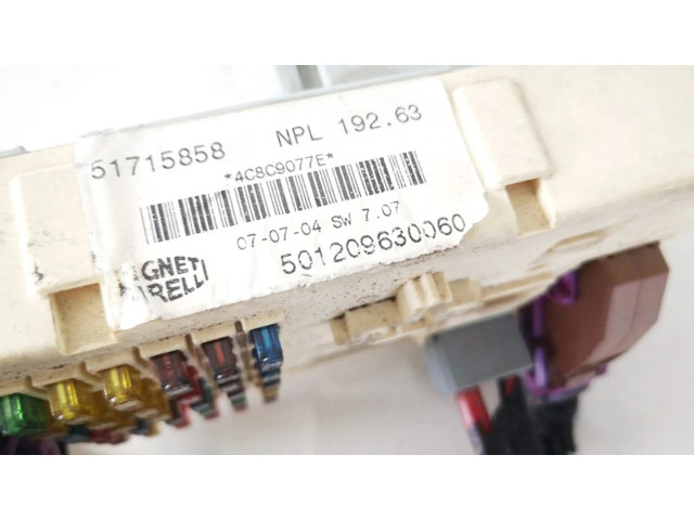   Pojistková skříňka 51715858   Fiat Stilo 2004