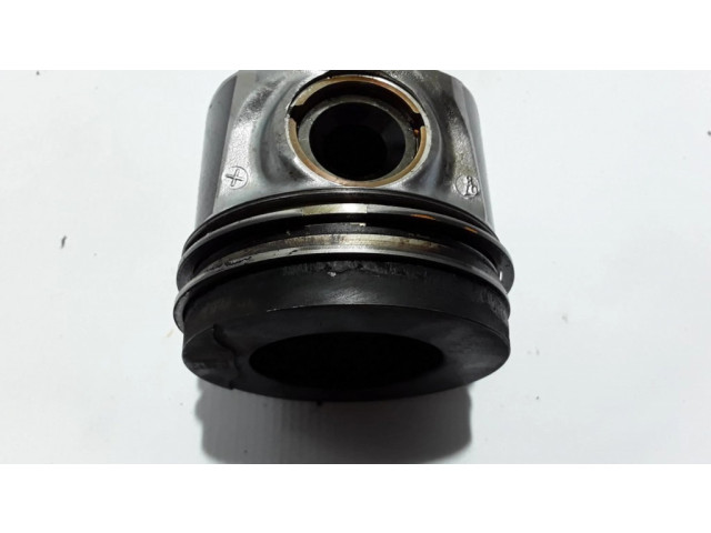 Поршень D4204T23 31460046 Volvo XC60 для дизельного двигателя 2.0