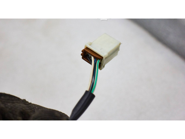 Зеркало электрическое Mitsubishi Carisma 1996 - 1999 года