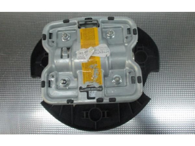 Подушка безопасности водителя 8200677496   Renault Clio III