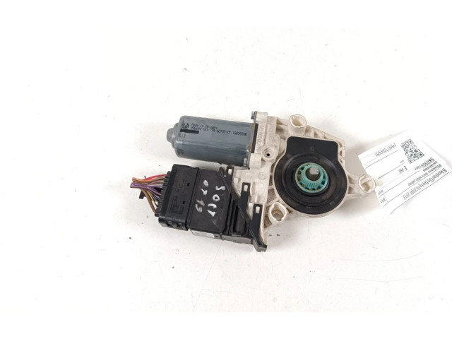 Масляный насос   5K0959704A  Skoda Octavia Mk2 (1Z) 