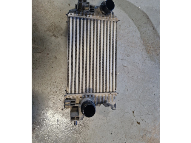 Интеркулер  13283253   Opel Meriva B 