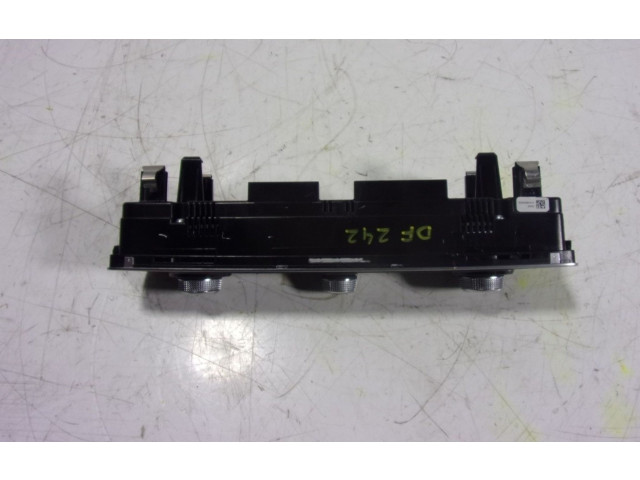 Блок управления климат-контролем 83A820043JIMJ, 83A820043J   Audi A1