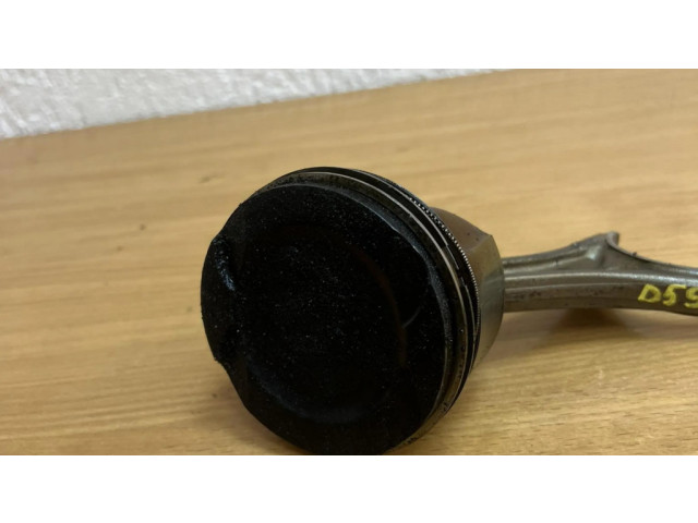 Píst 089203, D5922 BMW 5 F10 F11 pro benzínový motor