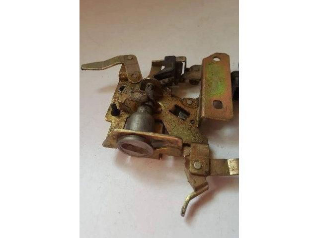 Замок багажника 721843654B Volkswagen Transporter - Caravelle T4 1991 - 2003 года