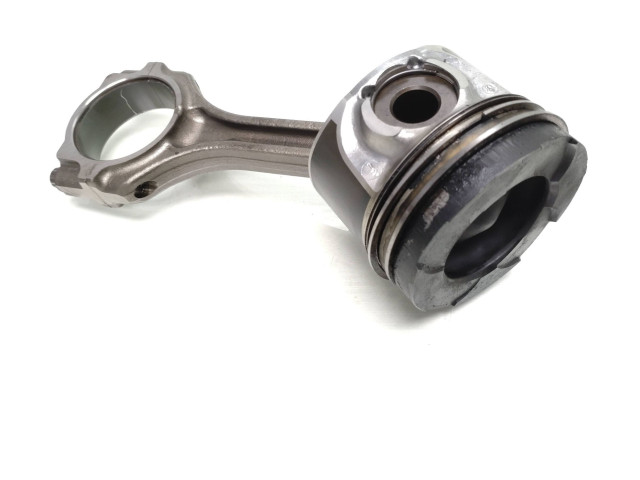 Поршень с шатуном 4N14 Mitsubishi Outlander