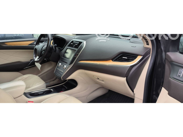 Volant Lincoln MKC 2016