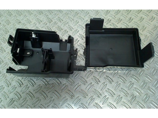 Блок предохранителей 243805284R, 243805284R Dacia Spring