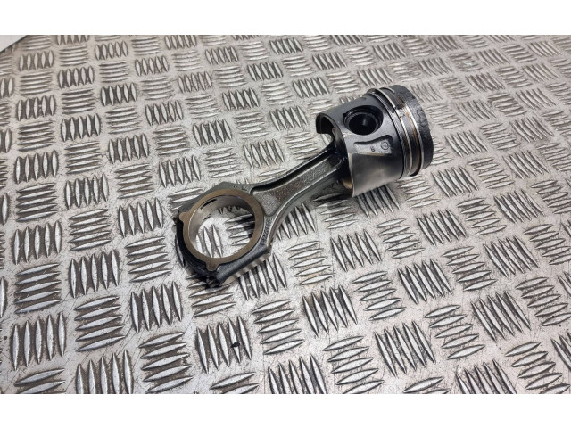 Píst 65100 Mercedes-Benz E W212 651.925