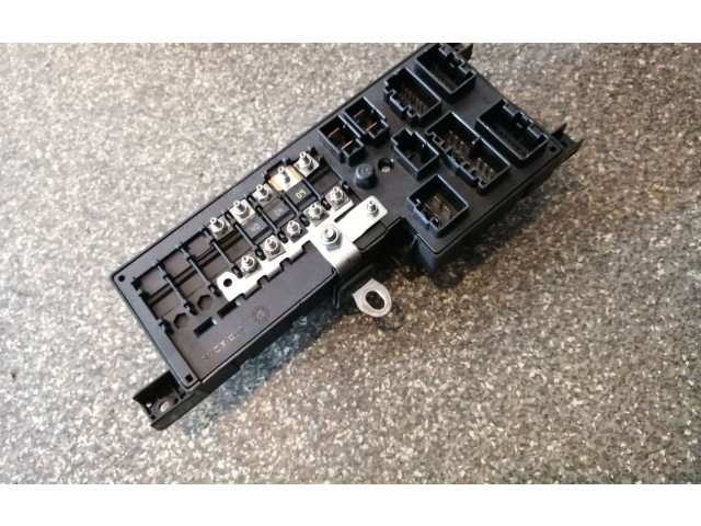 Блок предохранителей 30728008, 518829106 Volvo XC90