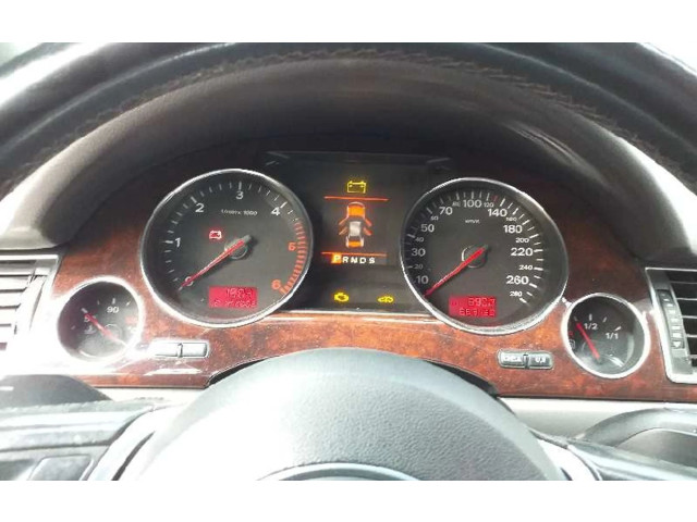 Přístrojová deska Audi A8 S8 D3 4E 2004 4E0920900F, 4E0910900