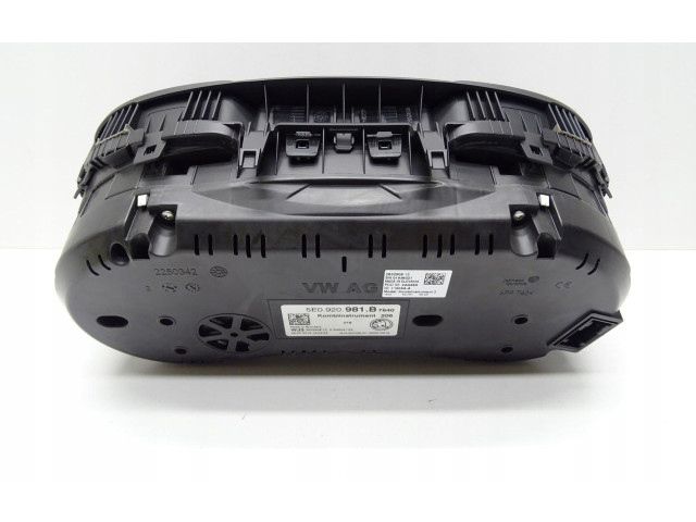 Панель приборов 5E0920981B Skoda Octavia Mk3 (5E)