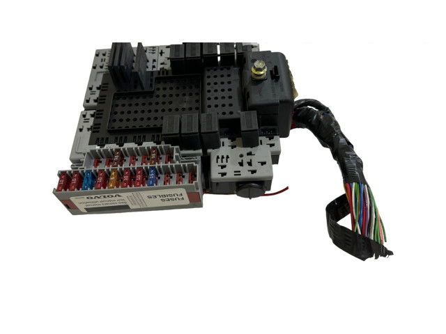 Блок предохранителей 9401802, 0456866   Volvo XC90    