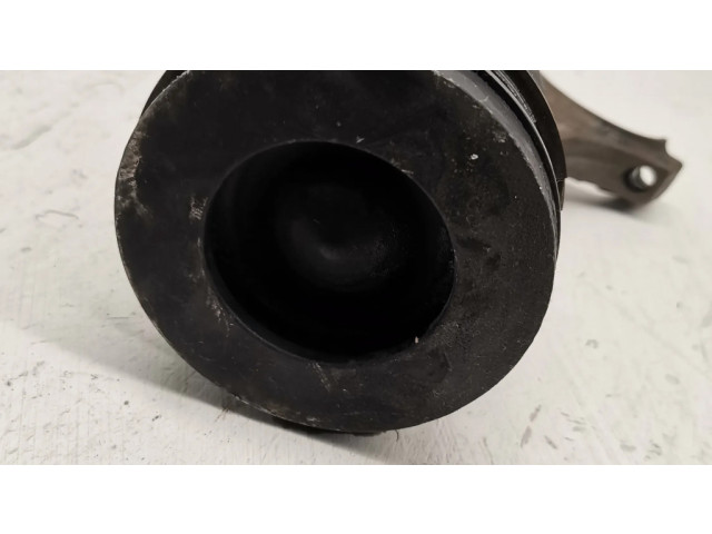 Píst BMW 7 G11 G12 pro naftový motor 4.0