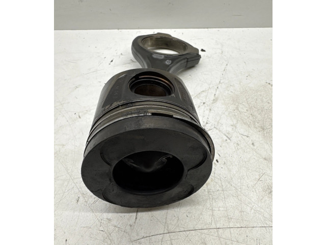 Píst 6423097, 8370B Mercedes-Benz GL X164 OM642