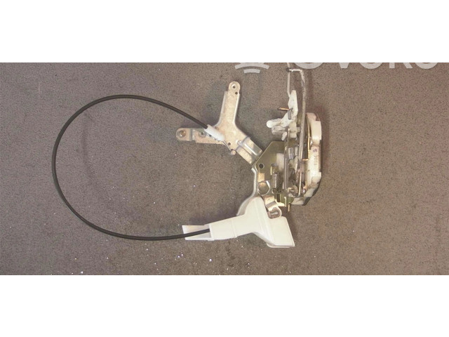 Замок багажника Toyota Yaris Verso 1999 - 2005 года