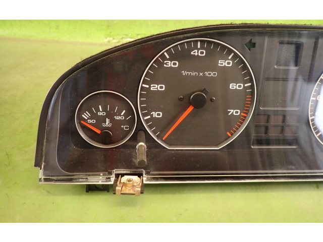 Спидометр (приборный щиток)    Audi A6 S6 C4 4A      