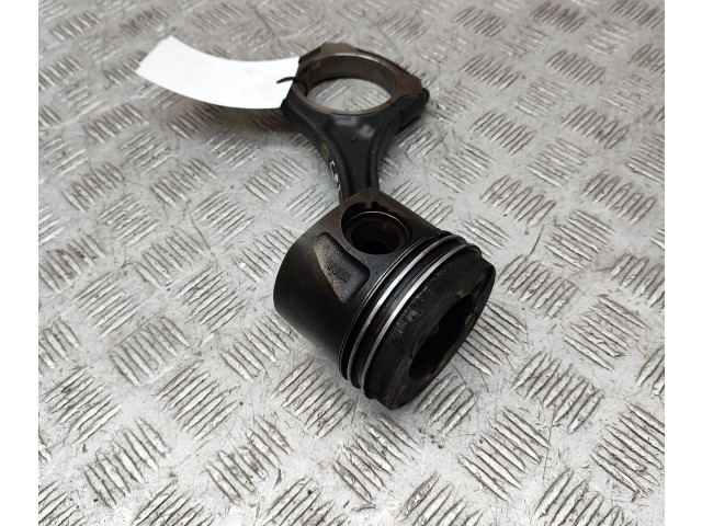 Píst A6420301818, A6420305220 Mercedes-Benz R W251 OM 642.950