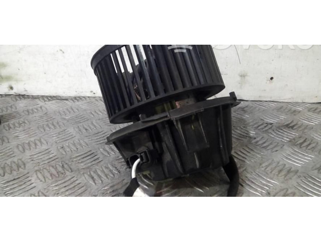 Вентилятор печки 272106020R Dacia Duster