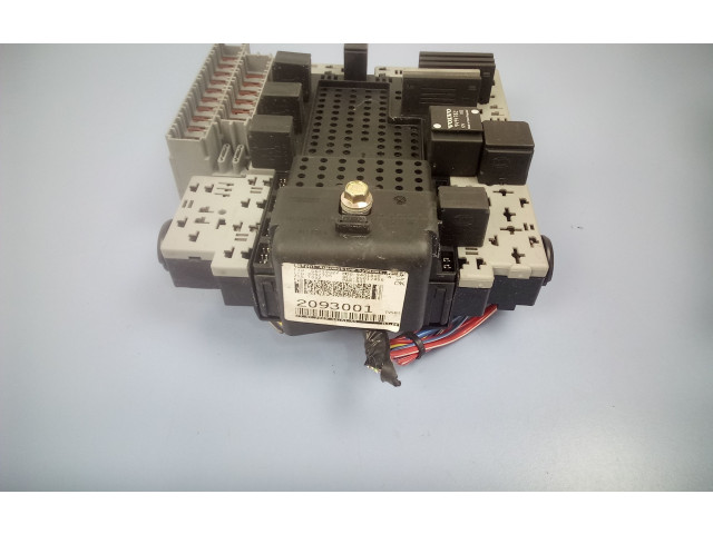 Блок предохранителей 8645364   Volvo S80    