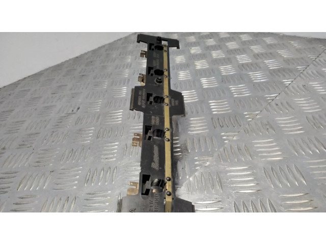 Держатель крышки лампы заднего фонаря