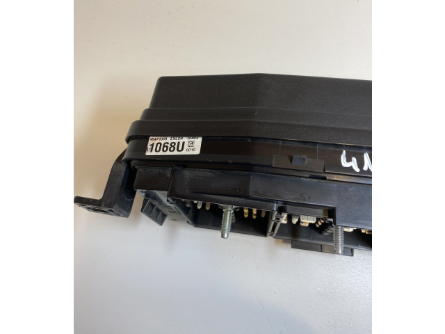 Pojistková skříňka 1068U Opel Antara 2010