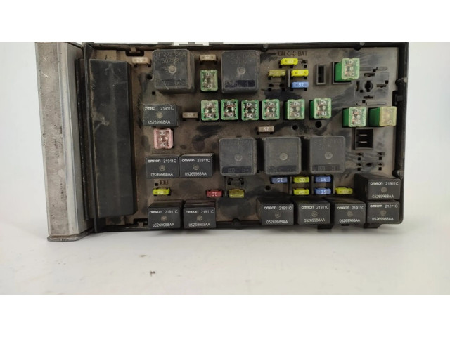 Блок предохранителей 04727080AD Chrysler Voyager