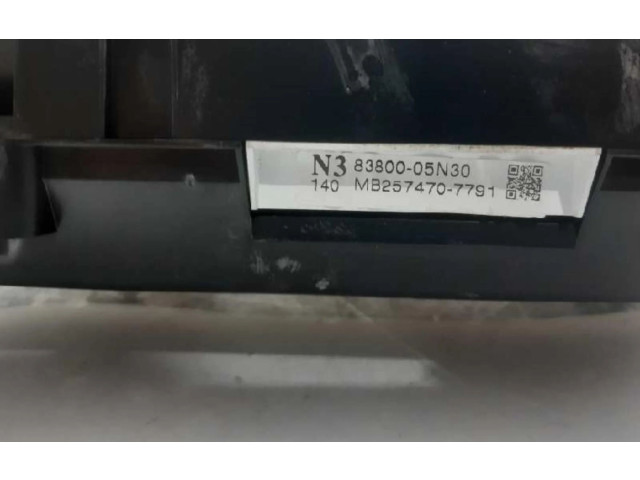 Přístrojová deska Toyota Avensis T270 2013 8380005N30