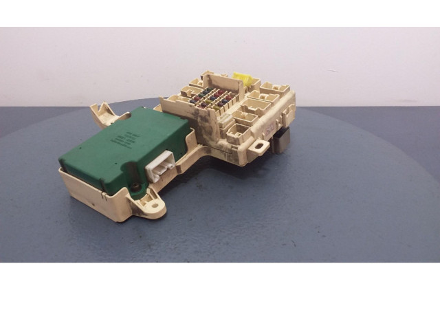 Блок предохранителей  89221-53030, 89221-53030   Lexus IS 200-300    