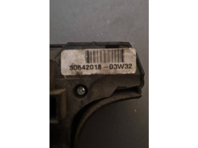 Подушка безопасности водителя 30642018, 03W32   Volvo V70