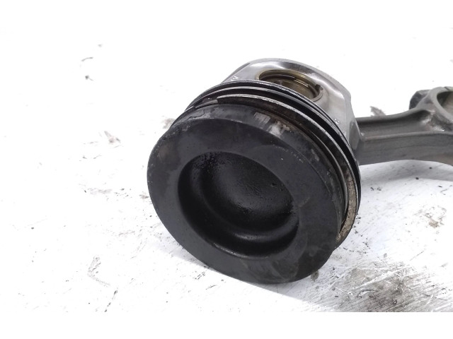 Píst Volkswagen Caddy CFH