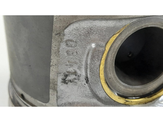 Píst 0841Y BMW 5 F10 F11 pro naftový motor 5.0