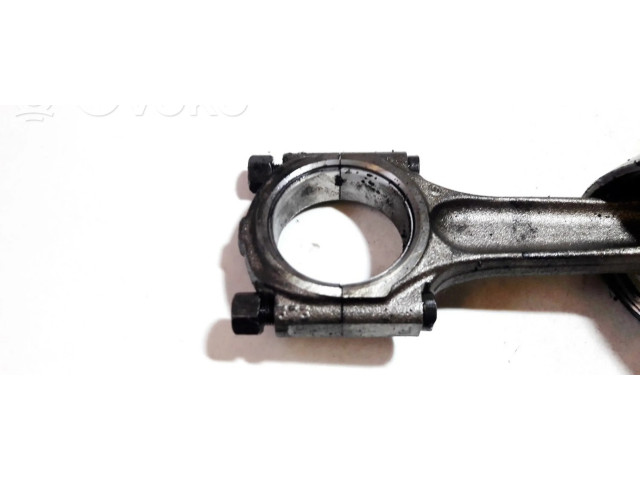 Píst Citroen Xsara pro naftový motor 2.0