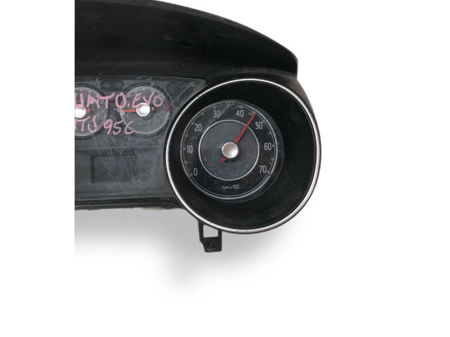 Přístrojová deska  Fiat Punto Evo 2014   