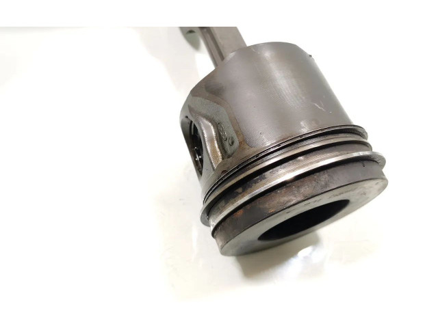 Поршень с шатуном DT224 Land Rover Defender