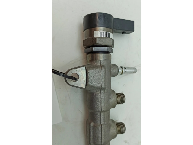 Топливная рампа 8514154, 0281002949   BMW X4 F26 2.0 