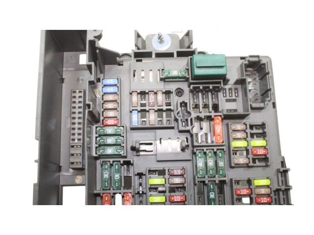 Блок предохранителей 9154971 BMW Z4 E89