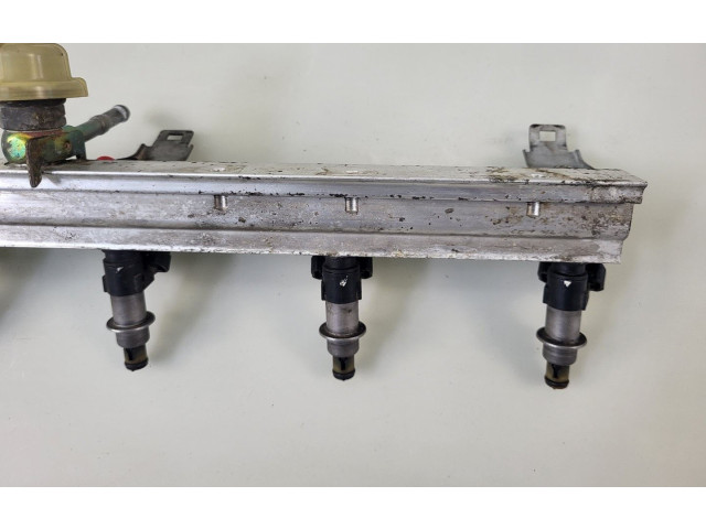 Топливная рампа    Honda Accord   для двигателя F20B6