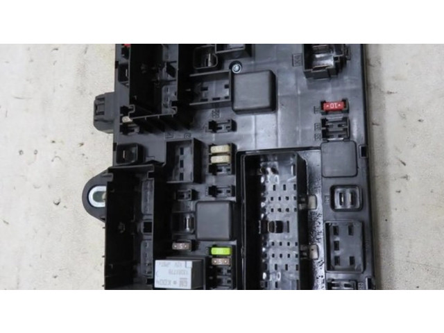 Pojistková skříňka 13368651 Opel Zafira C 2013