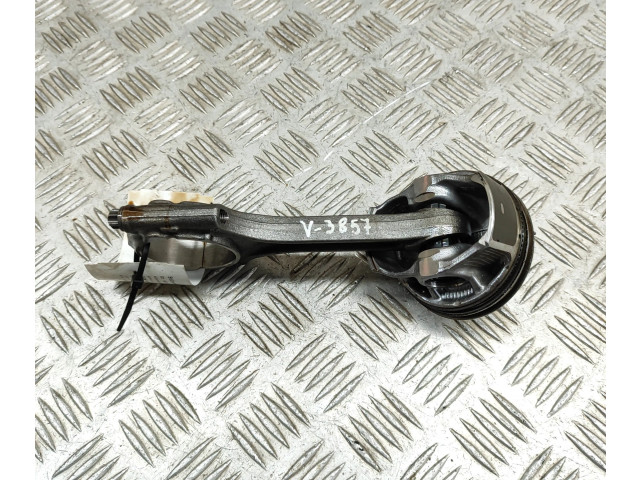 Поршень B 4204 T47 31401957, 32298424 Volvo XC40